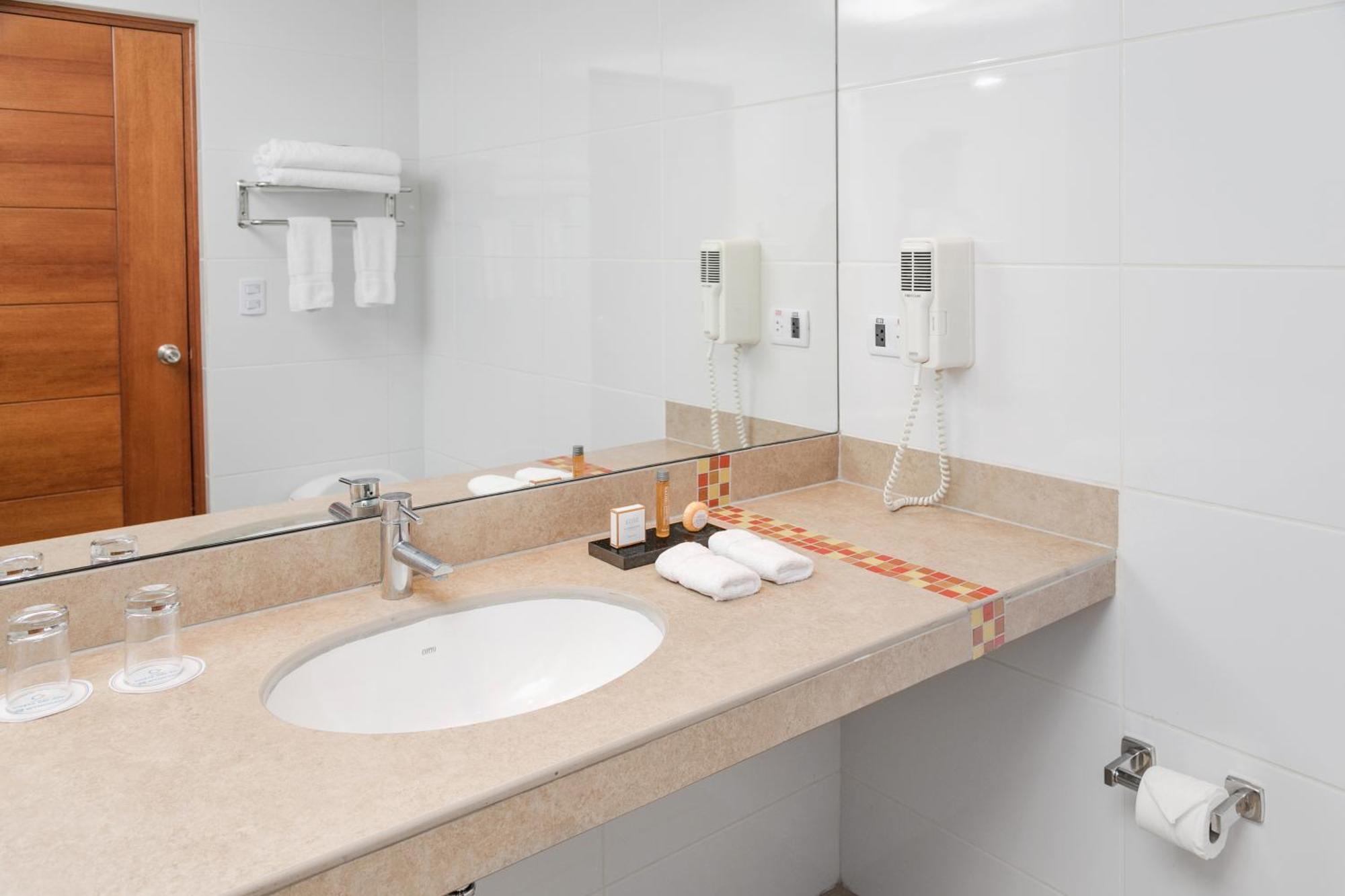 Wyndham Costa Del Sol Pucallpa Exteriör bild