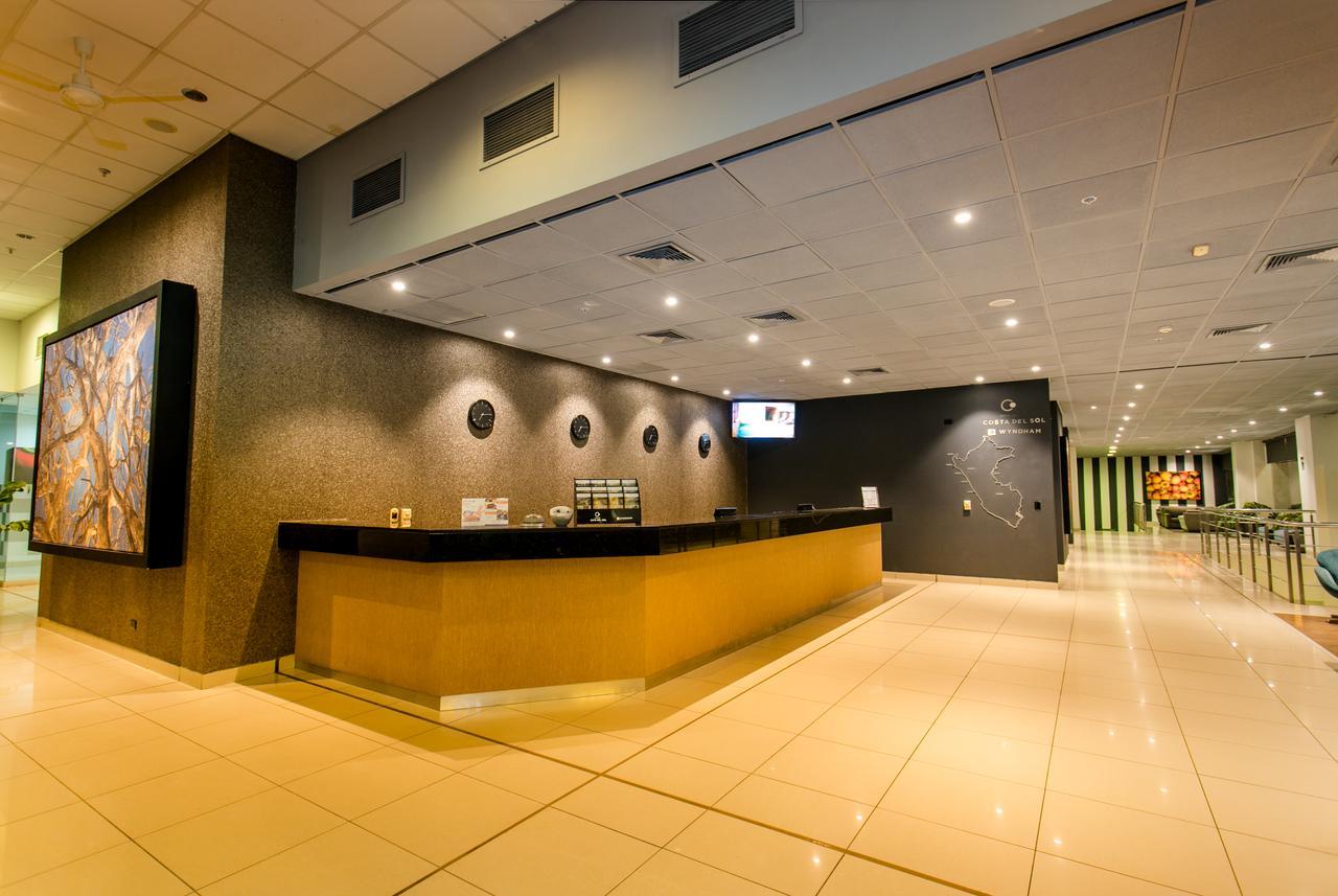 Wyndham Costa Del Sol Pucallpa Exteriör bild The Qantas First Lounge at Perth International Airport