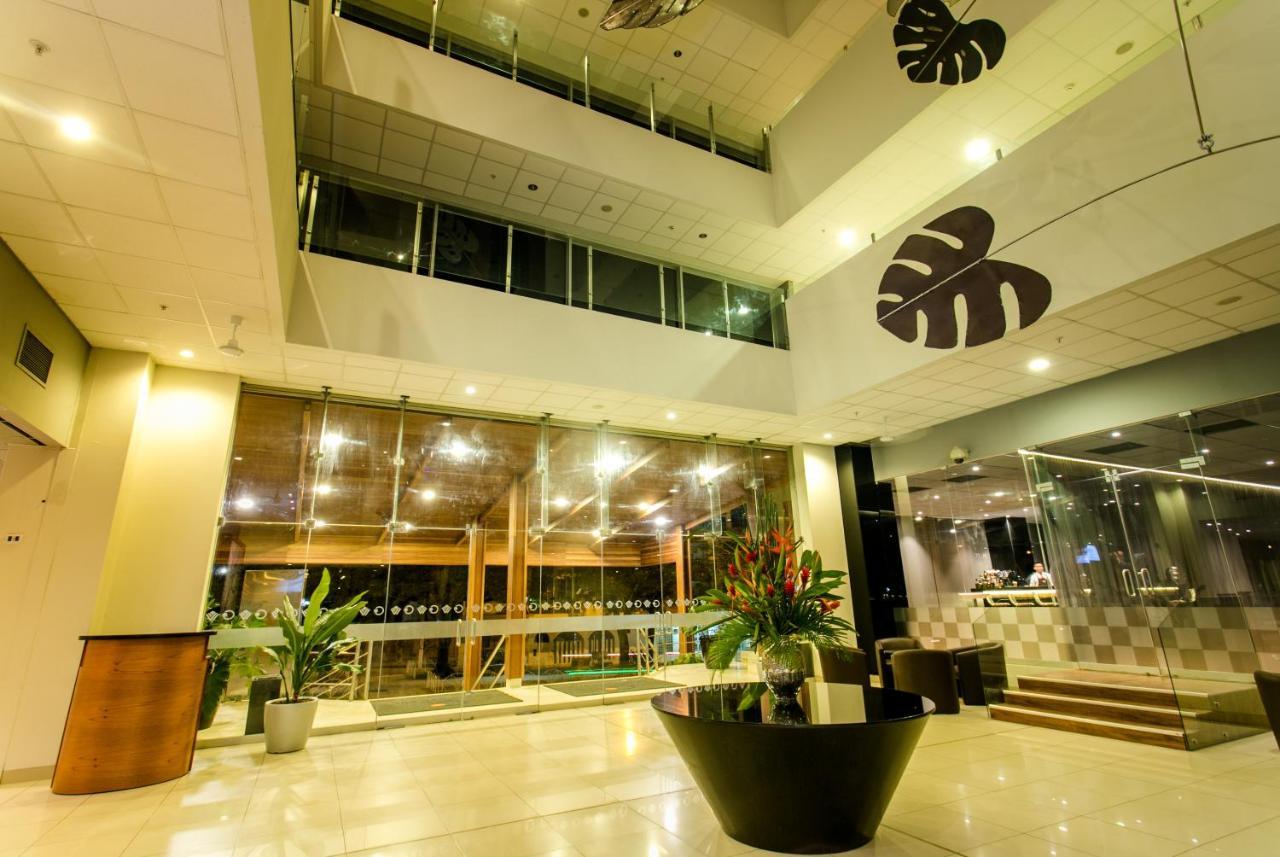 Wyndham Costa Del Sol Pucallpa Exteriör bild Lobby