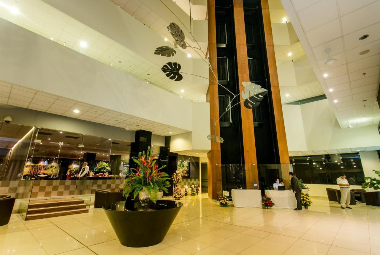 Wyndham Costa Del Sol Pucallpa Exteriör bild Lobby