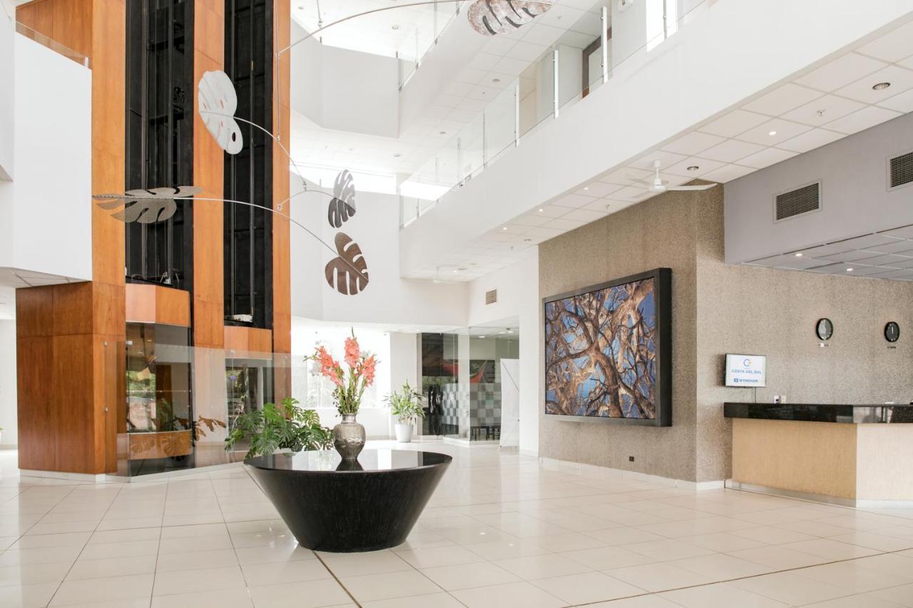 Wyndham Costa Del Sol Pucallpa Exteriör bild Interior of the hospital