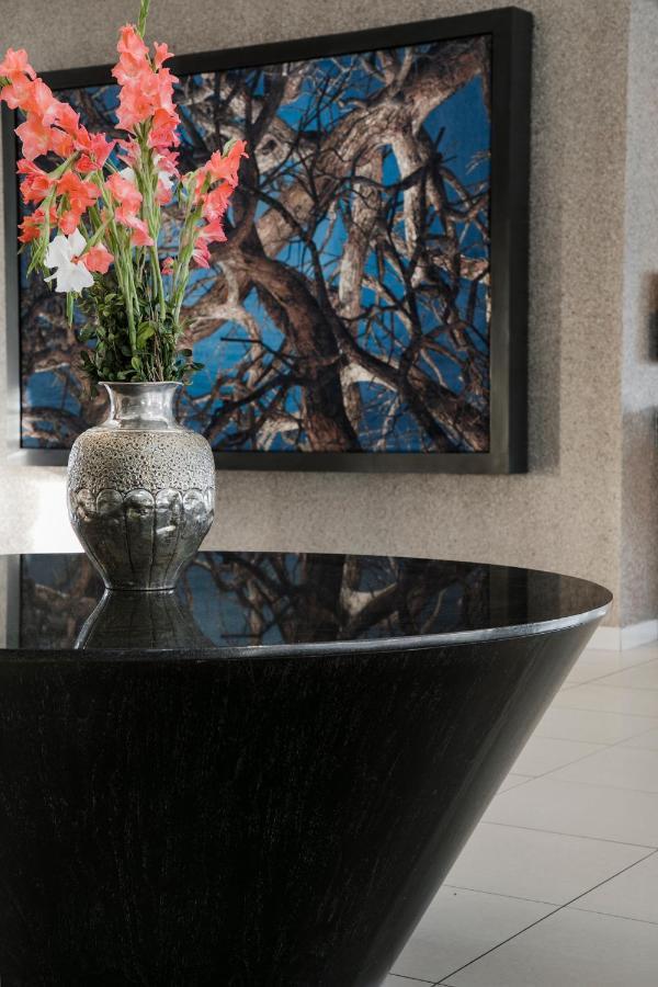 Wyndham Costa Del Sol Pucallpa Exteriör bild A freestanding bathtub