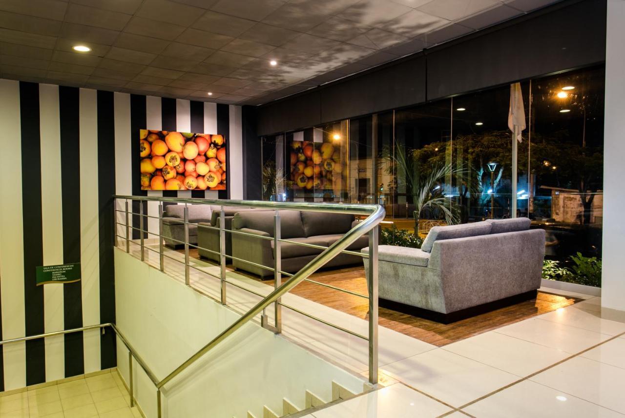 Wyndham Costa Del Sol Pucallpa Exteriör bild Lobby